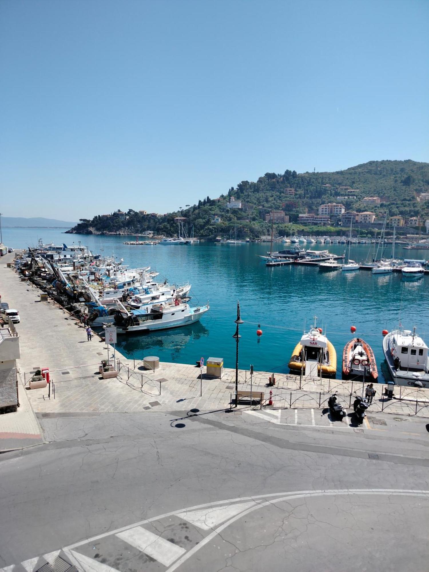 Апартаменты Casa La Marinella Sul Porto Порто Санто Стефано Экстерьер фото